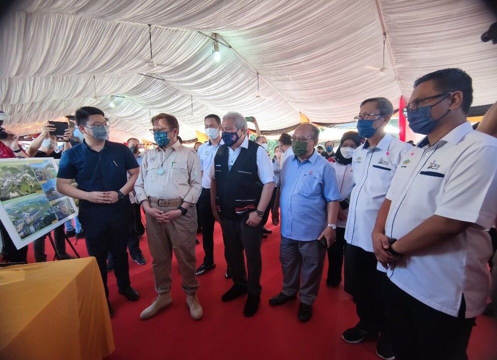 Groundbreaking of Anjung Usahawan Long Tuan