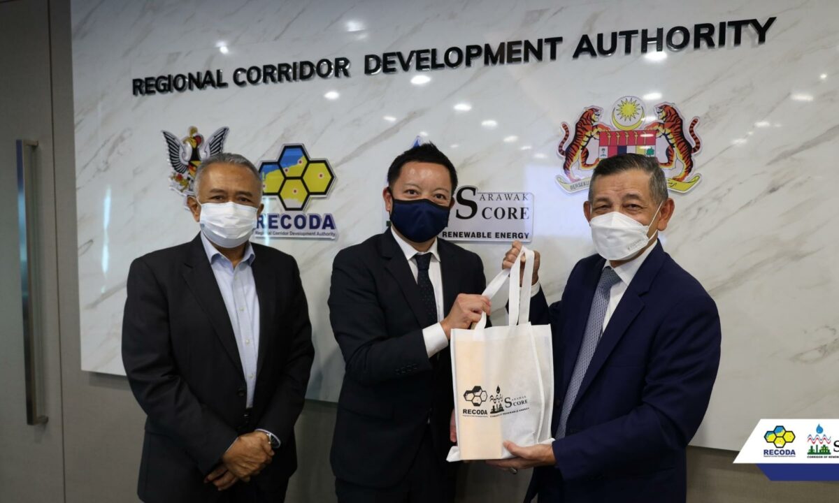 Courtesy visit by Pertama Ferroalloys GM Yuki Nakamura