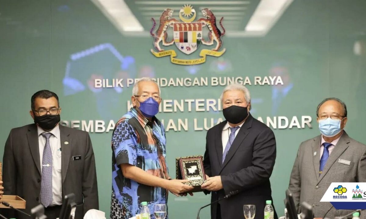 Awang Tengah leads delegation to brief Putrajaya on state’s dev’t status