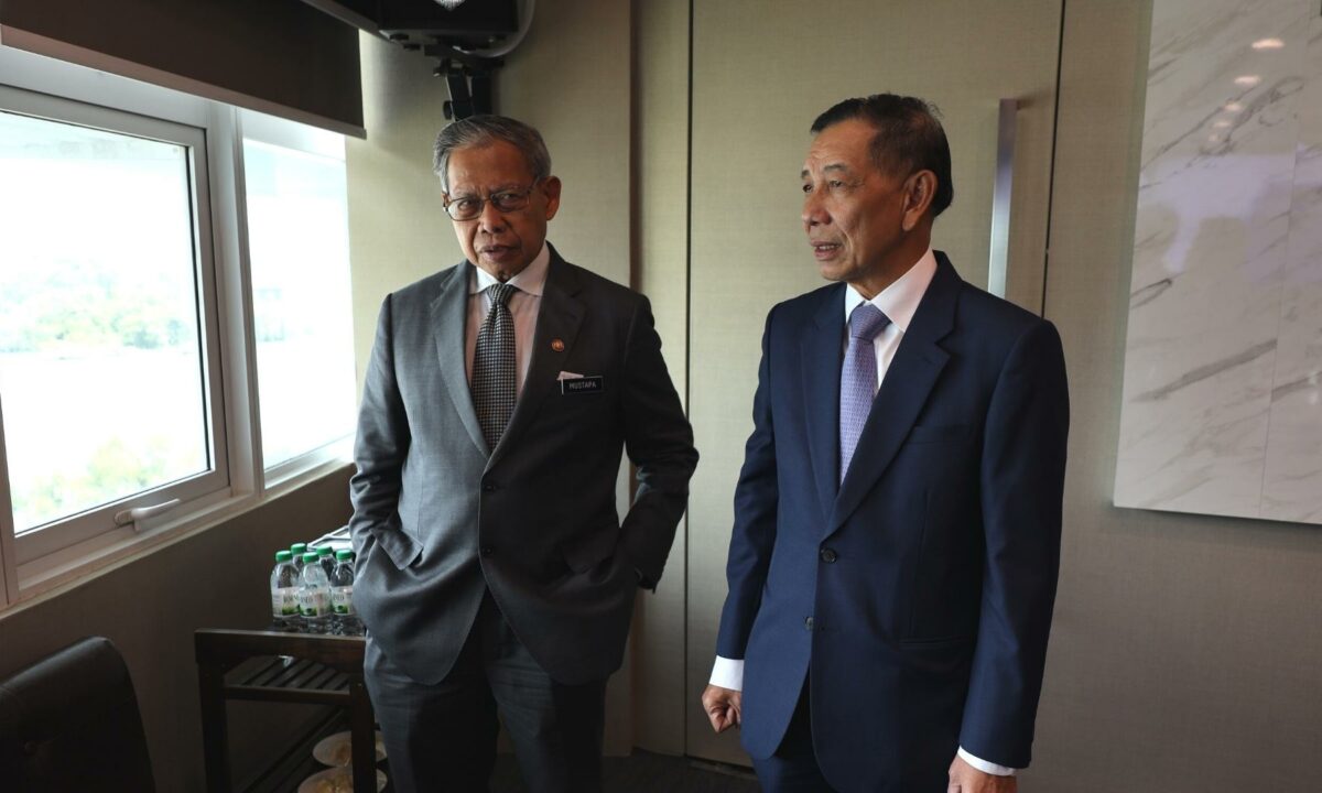 Tok Pa’s work visit to RECODA