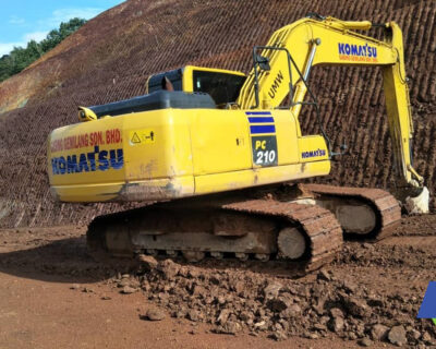 Road linking Nanga Makut and Nanga Engkuah in progress