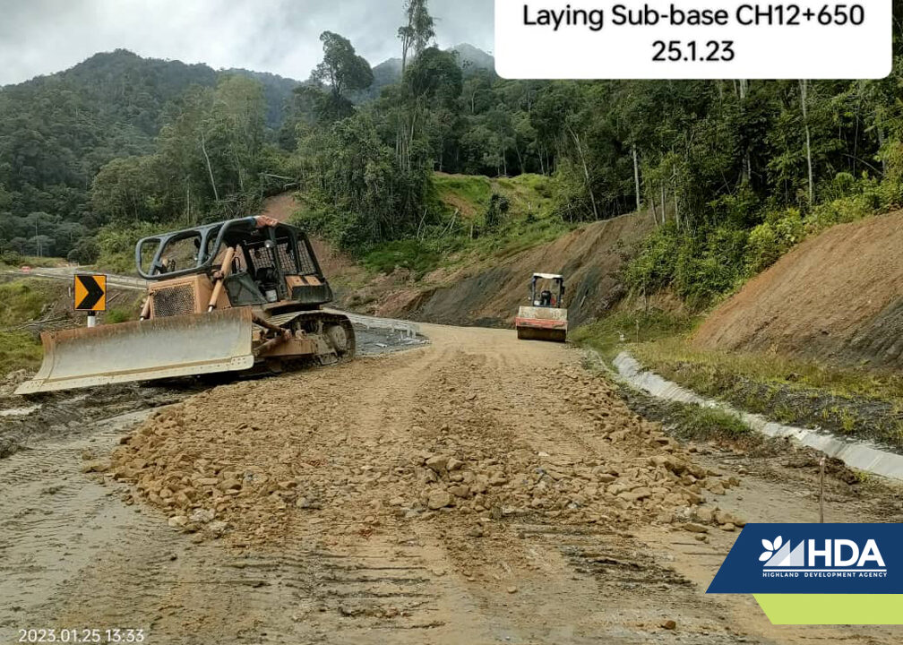 Construction on road from Long Banga junction to Pa Dalih ongoing