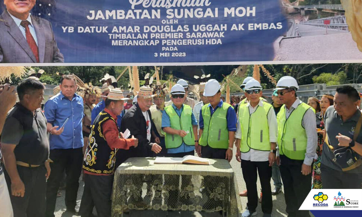 Deputy Premier Uggah Embas site visit to Long Selaan, Long Moh