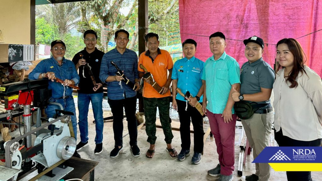 Positive Strides: Projek Industri Parang in Limbang
