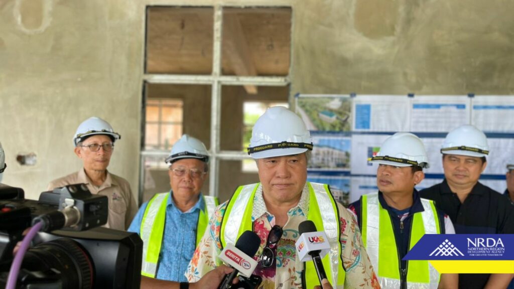 Deputy Premier of Sarawak visited the project site of the Maahad Tahfiz Building
