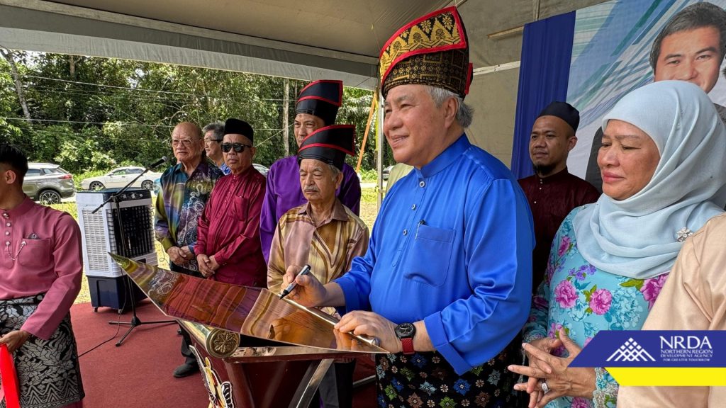Deputy Premier Launches Business Anjung Usahawan for Limbang’s Entrepreneurs